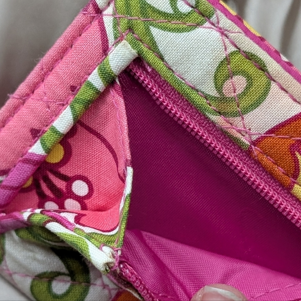 Vera Bradley Quilted Pink and Green Floral Coins Wallet 4 X 3  Small - Picture 6 of 8